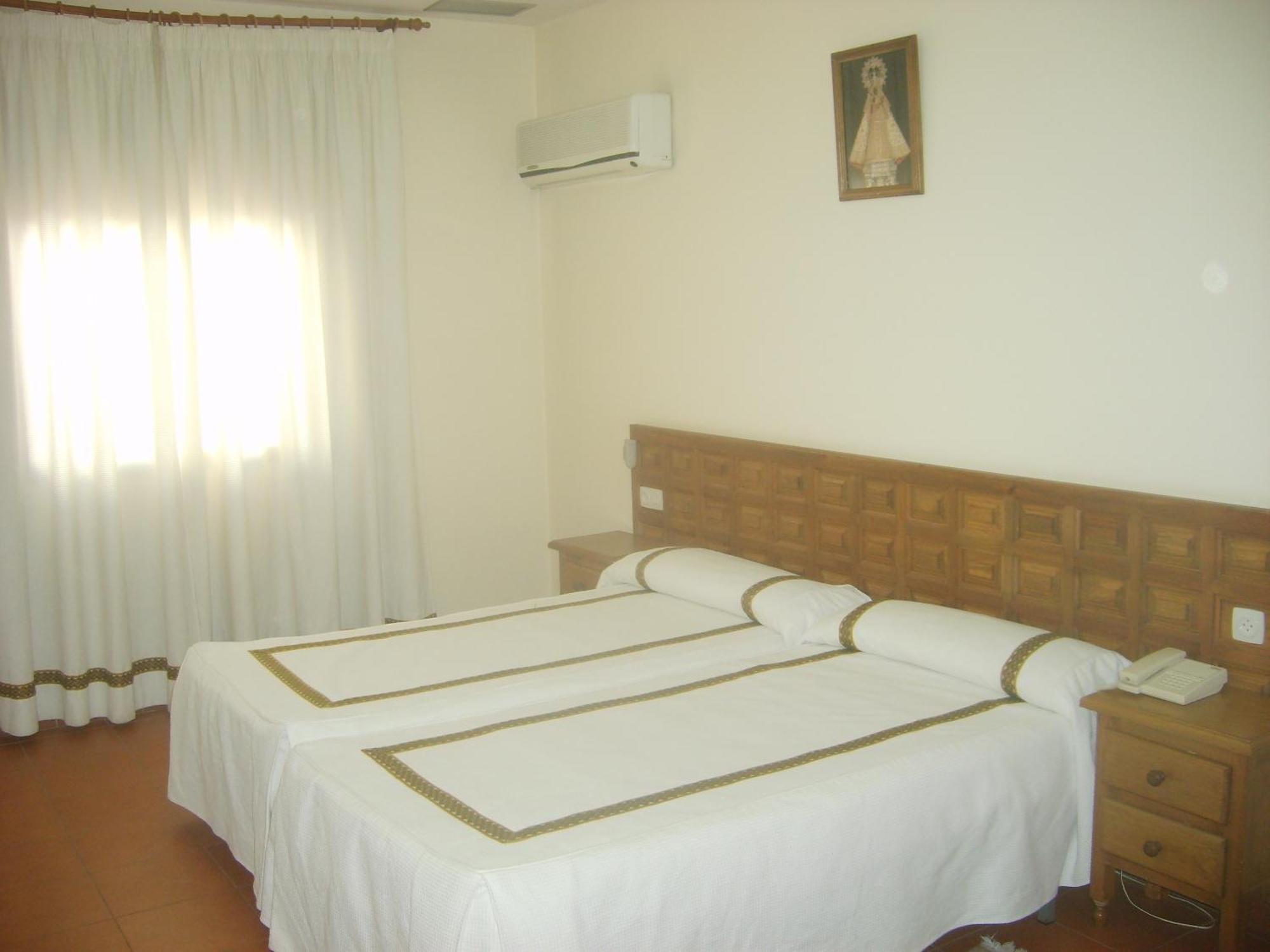 Hotel Hispanidad Guadalupe  Esterno foto