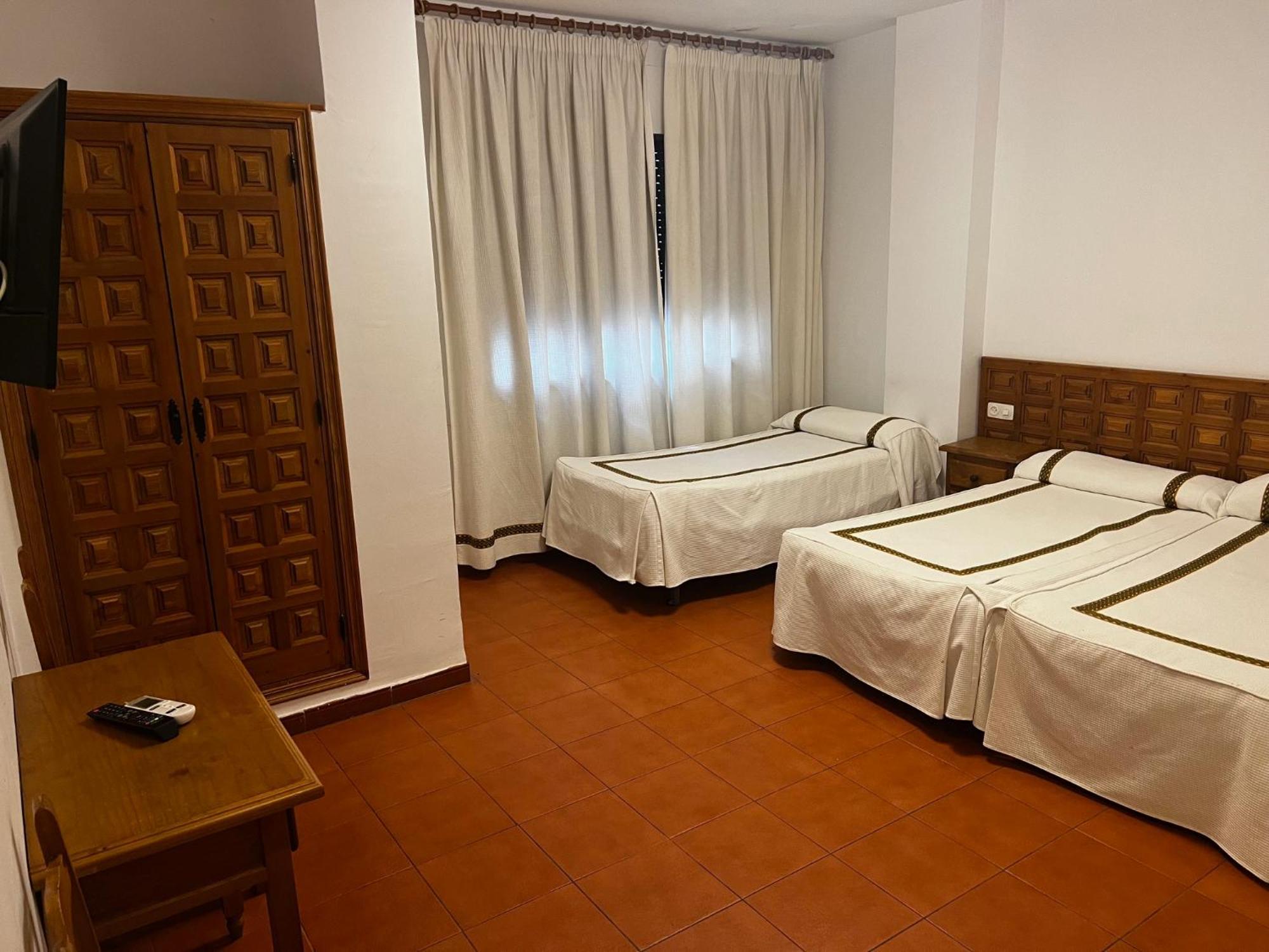 Hotel Hispanidad Guadalupe  Esterno foto
