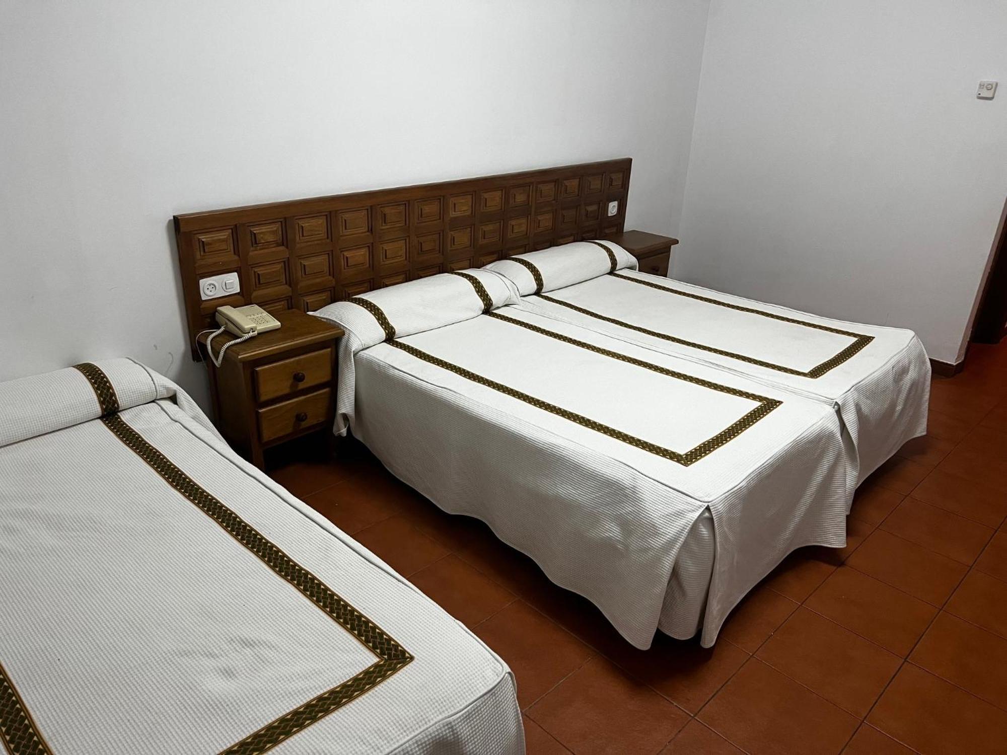 Hotel Hispanidad Guadalupe  Esterno foto